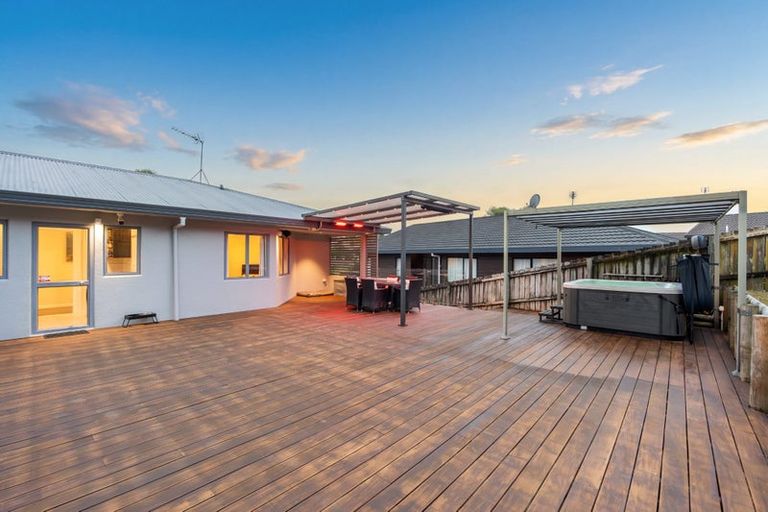 Photo of property in 44 Bayside Drive, Browns Bay, Auckland, 0630