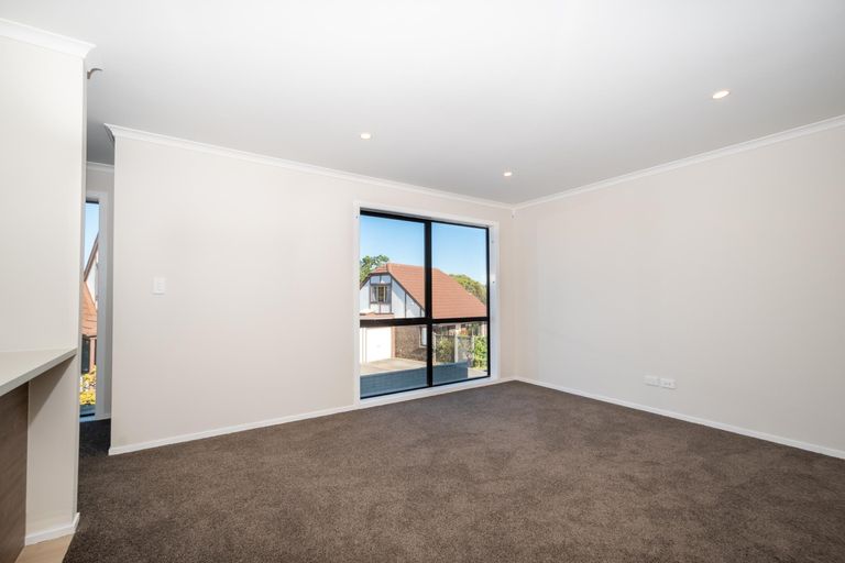 Photo of property in 1/65 College Road, Northcote, Auckland, 0627
