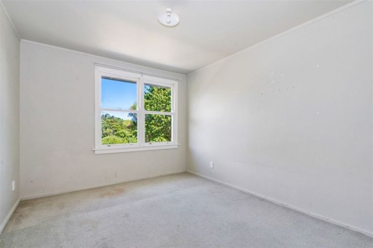 Photo of property in 37 Ogle Crescent, Te Kamo, Whangarei, 0112