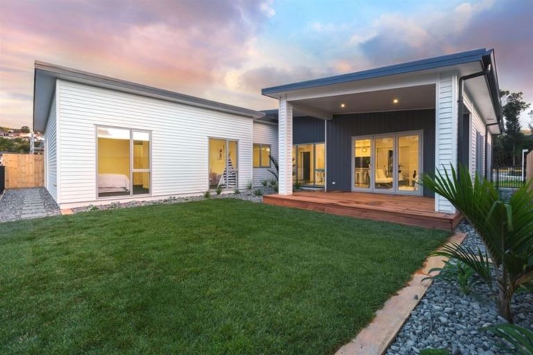 Photo of property in 9 Breakwater Way, Whitby, Porirua, 5024