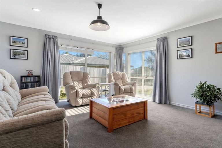 Photo of property in 118 Dalton Drive, Papamoa Beach, Papamoa, 3118