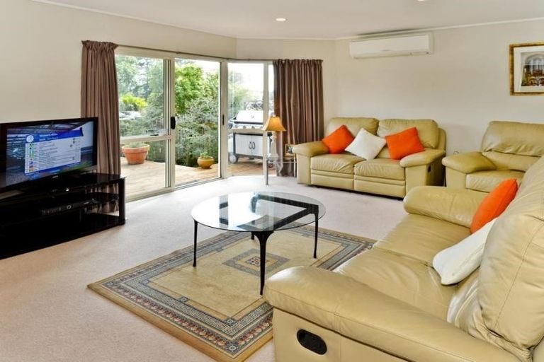 Photo of property in 283 Royal Road, Massey, Auckland, 0614