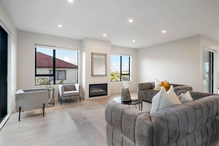 Photo of property in 15c Living Stream Road, Albany Heights, Auckland, 0632