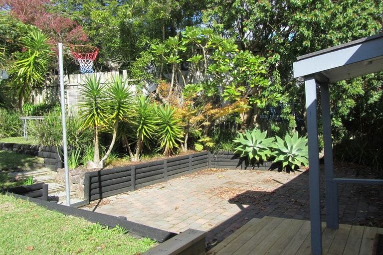Photo of property in 75 Oaktree Avenue, Browns Bay, Auckland, 0630