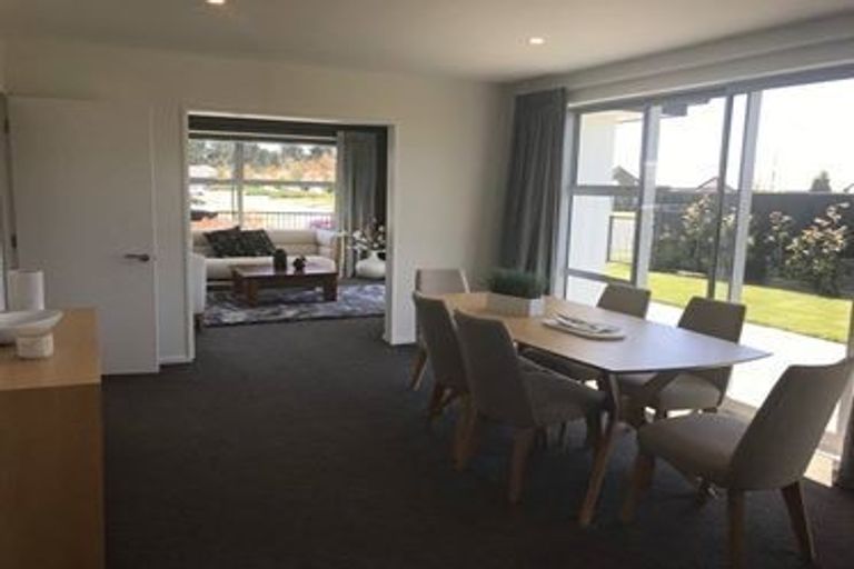 Photo of property in 14 Shillingford Boulevard, Rolleston, 7615