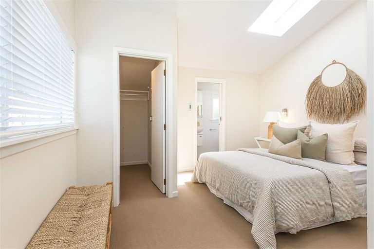 Photo of property in 52 Saint Andrews Hill Road, Mount Pleasant, Christchurch, 8081