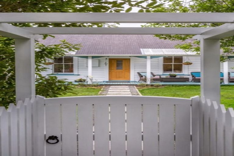 Photo of property in 54 No 1 Line, Tauwharenikau, Featherston, 5771