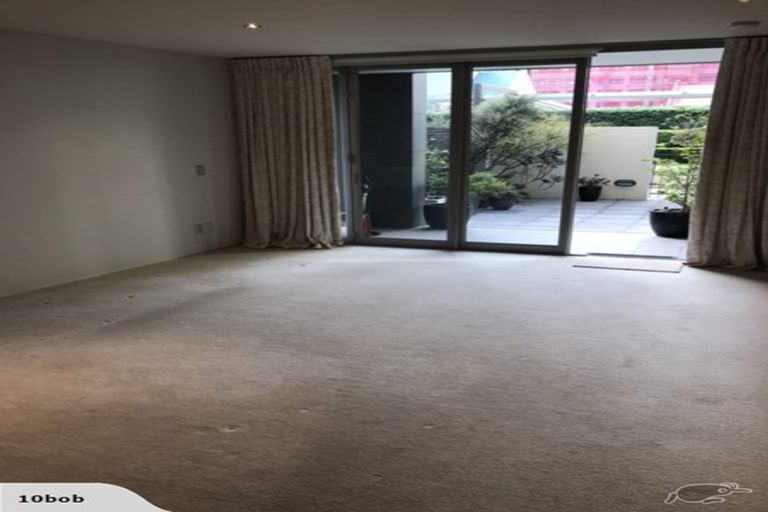Photo of property in Sanctum Apartment, 10 Ebor Street, Te Aro, Wellington, 6011