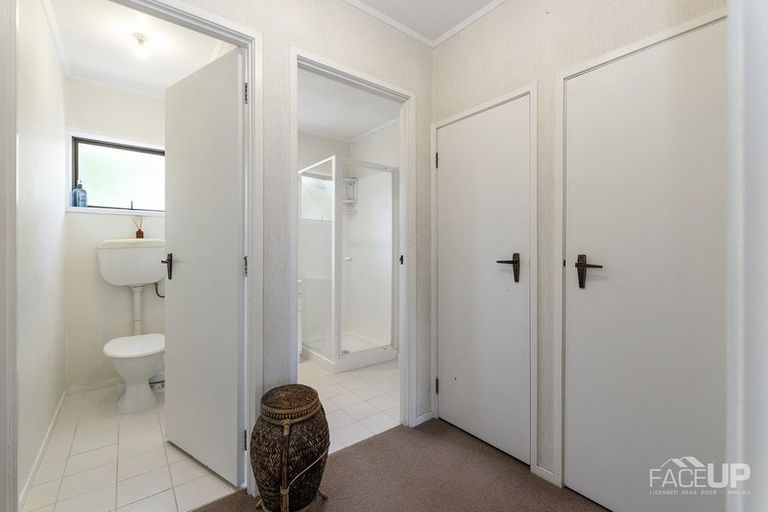 Photo of property in 1/14 Ti Nana Crescent, Henderson, Auckland, 0610