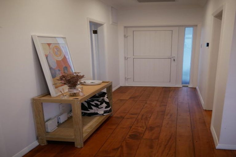 Photo of property in 43 Mills Road, Brooklyn, Wellington, 6021