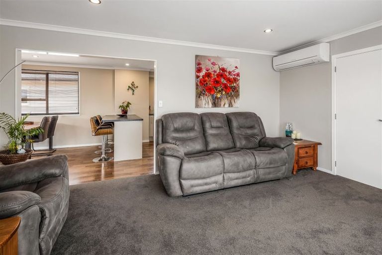 Photo of property in 166 Mark Avenue, Grenada Village, Wellington, 6037