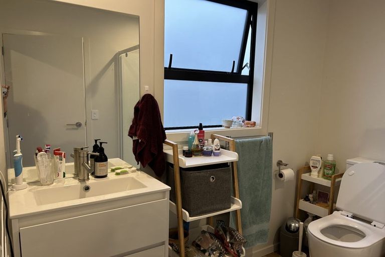 Photo of property in 2/92 Oxford Terrace, Epuni, Lower Hutt, 5011