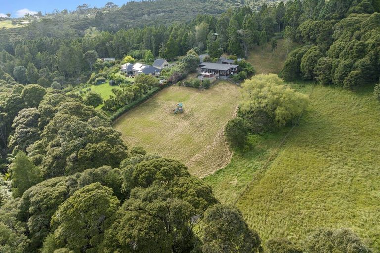 Photo of property in 55 Tram Valley Road, Swanson, Auckland, 0614