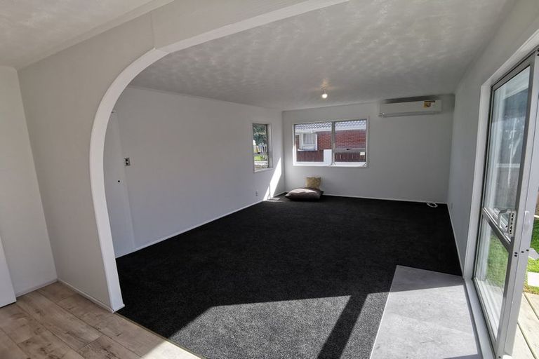 Photo of property in 18 Leaver Place, Weymouth, Auckland, 2103