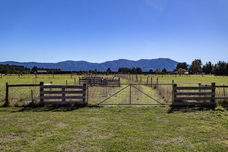 Photo of property in 110 Glews Road, Cust, Rangiora, 7471