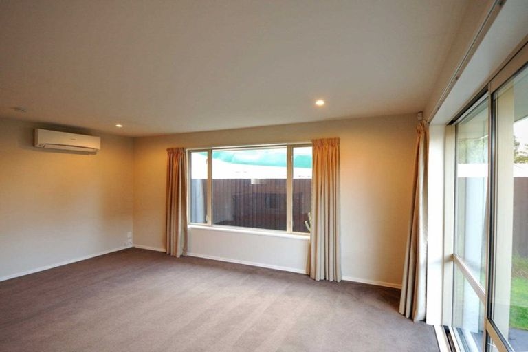 Photo of property in 54 Thackeray Place, Waltham, Christchurch, 8023