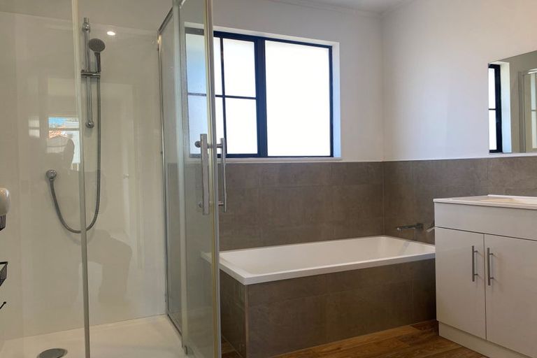 Photo of property in 61a Hautana Street, Woburn, Lower Hutt, 5010