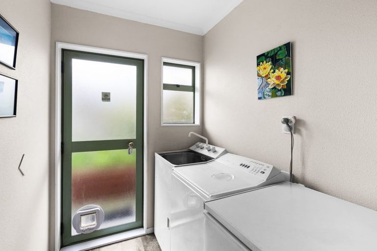 Photo of property in 2/89 Churchill Drive, Taradale, Napier, 4112