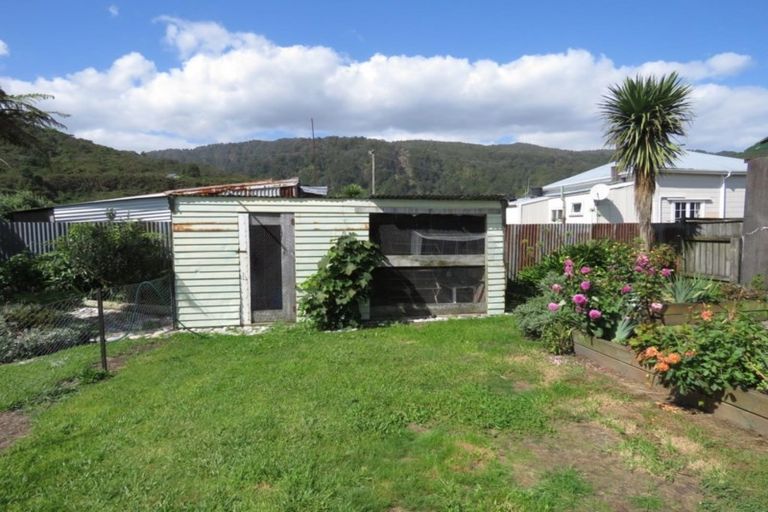 Photo of property in 7 Greenfield Street, Hector, 7822