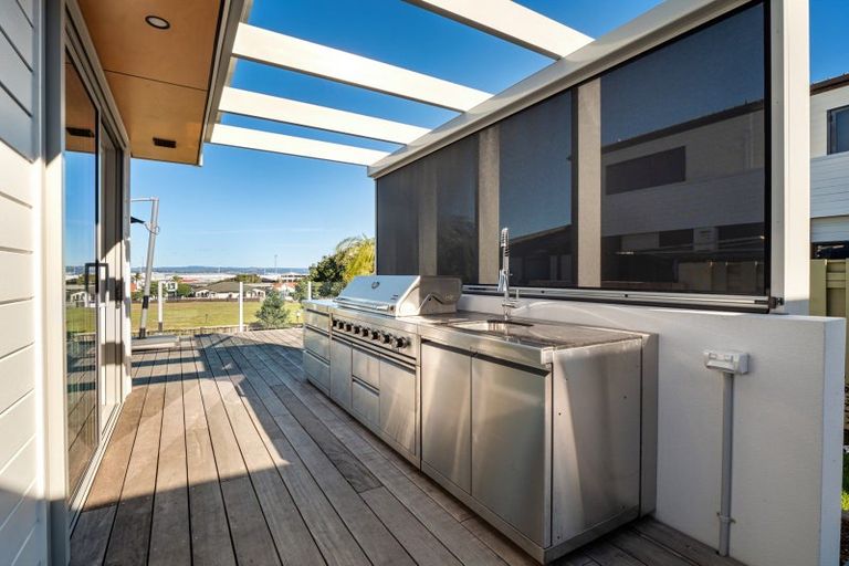 Photo of property in 66 Oceanview Road, Mount Maunganui, 3116