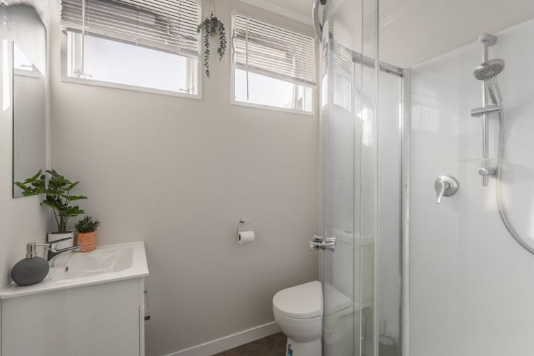 Photo of property in 12 Kew Grove, Raumati Beach, Paraparaumu, 5032