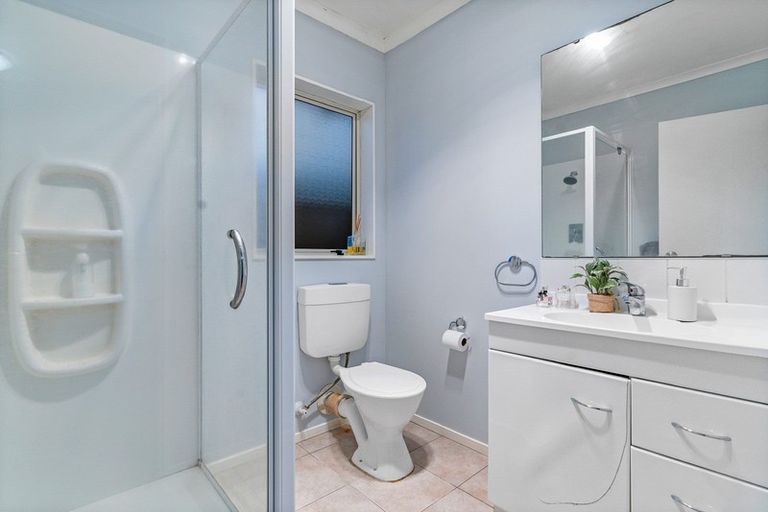 Photo of property in 12 Bokeen Lane, Flat Bush, Auckland, 2019