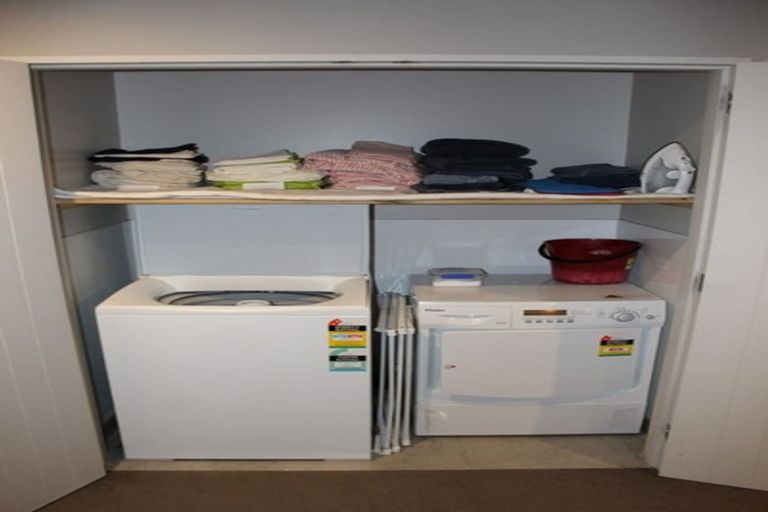 Photo of property in 3/2 Manor Place, Dunedin Central, Dunedin, 9016