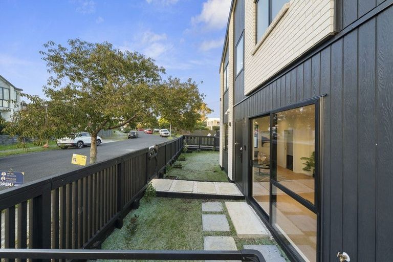 Photo of property in 23c Wanaka Place, Pakuranga Heights, Auckland, 2010