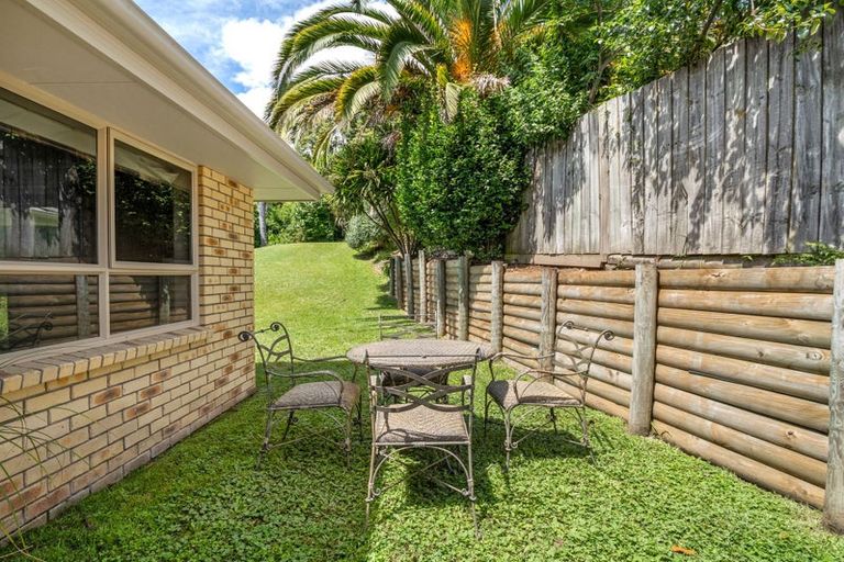 Photo of property in 8 Libra Place, Kawaha Point, Rotorua, 3010