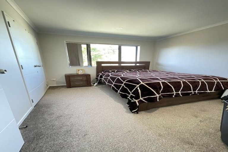 Photo of property in 3 Addison Drive, Glendene, Auckland, 0602