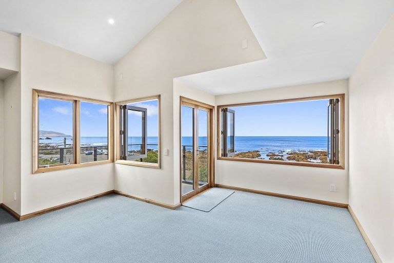Photo of property in 441 The Esplanade, Island Bay, Wellington, 6023