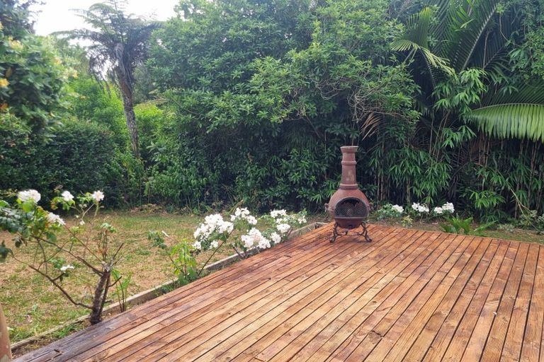 Photo of property in 1/24 Liston Crescent, Cockle Bay, Auckland, 2014