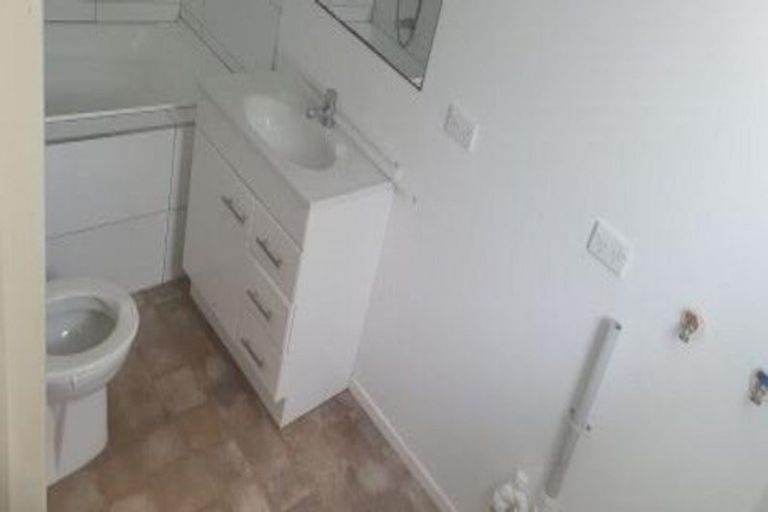 Photo of property in 2/73a Russell Road, Manurewa, Auckland, 2102