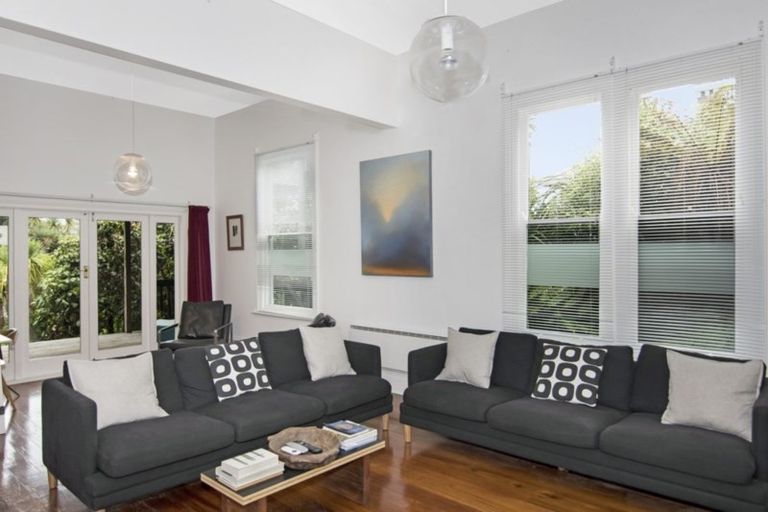 Photo of property in 216 Collingwood Street, Nelson South, Nelson, 7010