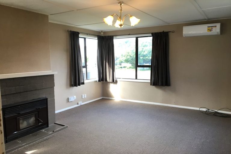 Photo of property in 49 Molesworth Street, Taita, Lower Hutt, 5011