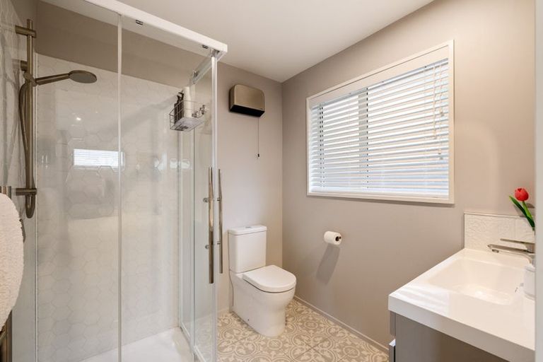 Photo of property in 11 Kotare Street, Fendalton, Christchurch, 8041