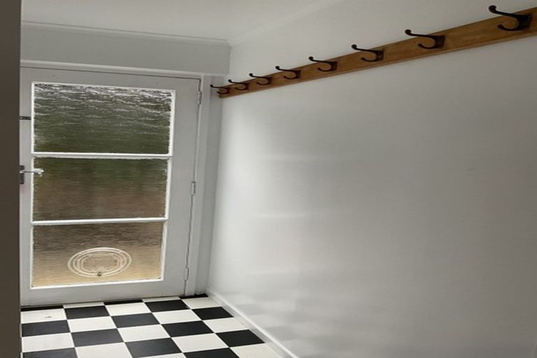 Photo of property in 2/28 Norman Road, Hauraki, Auckland, 0622