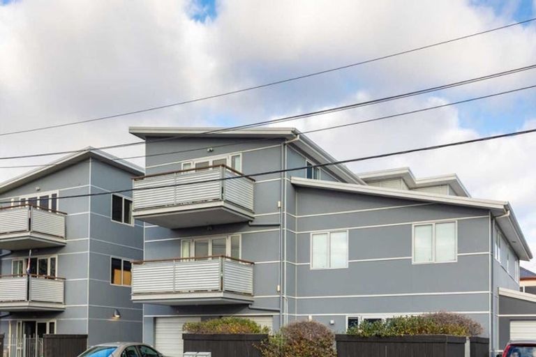 Photo of property in 3/8 Hutcheson Street, Sydenham, Christchurch, 8023