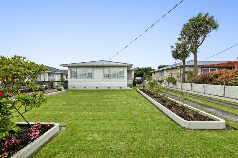 Photo of property in 122 Ngamotu Road, Spotswood, New Plymouth, 4310