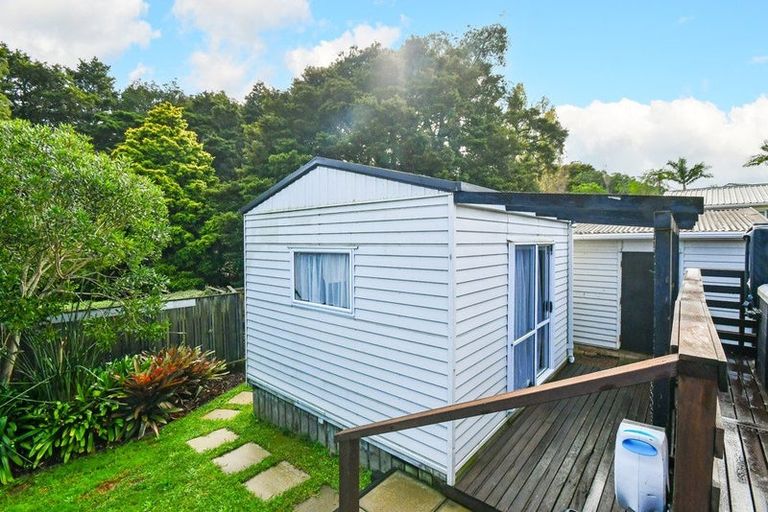 Photo of property in 18 Walpole Avenue, Hillpark, Auckland, 2102