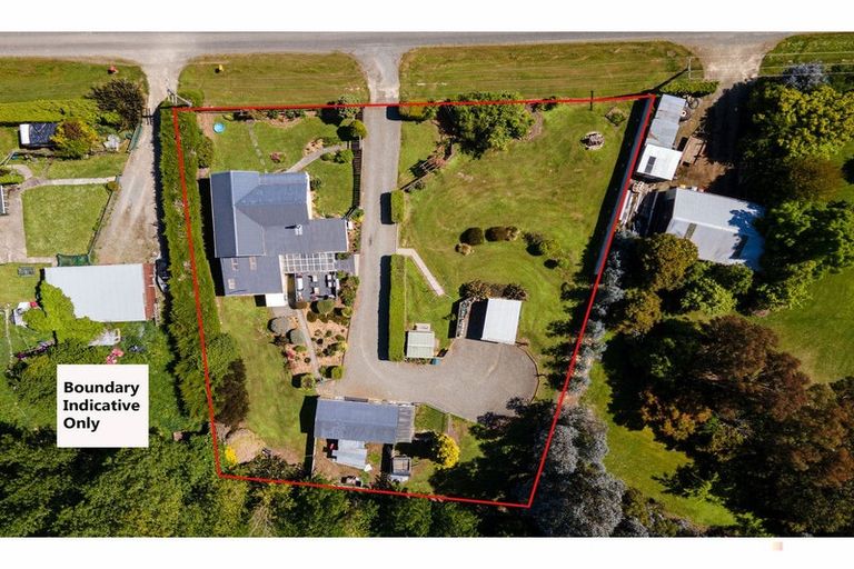 Photo of property in 5 Painstown Road, Waimate, 7978