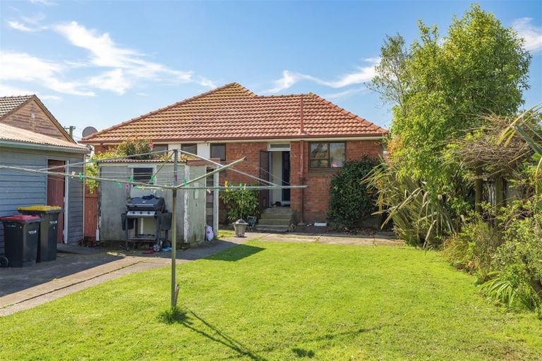 Photo of property in 28 Rowcliffe Crescent, Avonside, Christchurch, 8061