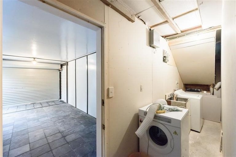 Photo of property in 35a Amapur Drive, Khandallah, Wellington, 6035