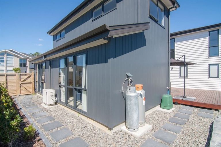 Photo of property in 41 Cirrus Way, Ranui, Auckland, 0612