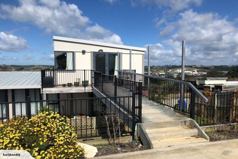 Photo of property in 25 Whangaparaoa Road, Red Beach, 0932
