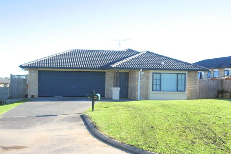 Photo of property in 26 Ashmere Lane, Weymouth, Auckland, 2103