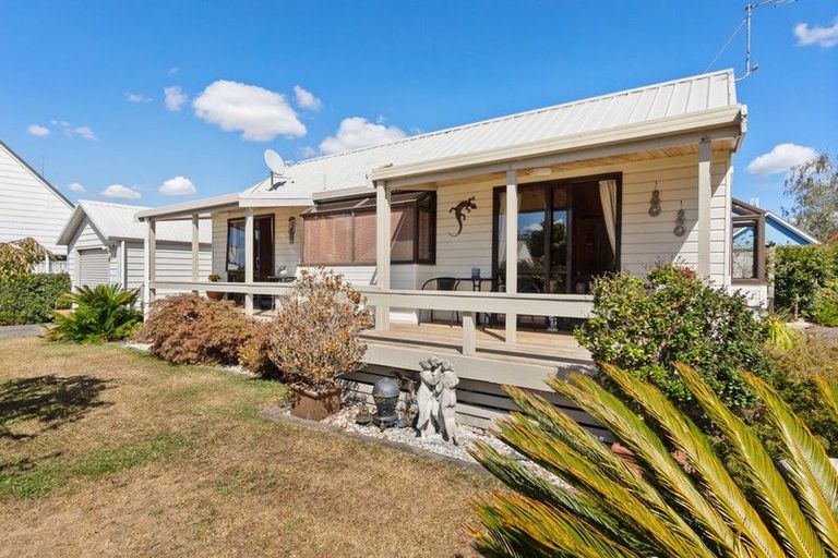 Photo of property in 18 Kingfisher Way, Te Kowhai, Hamilton, 3288