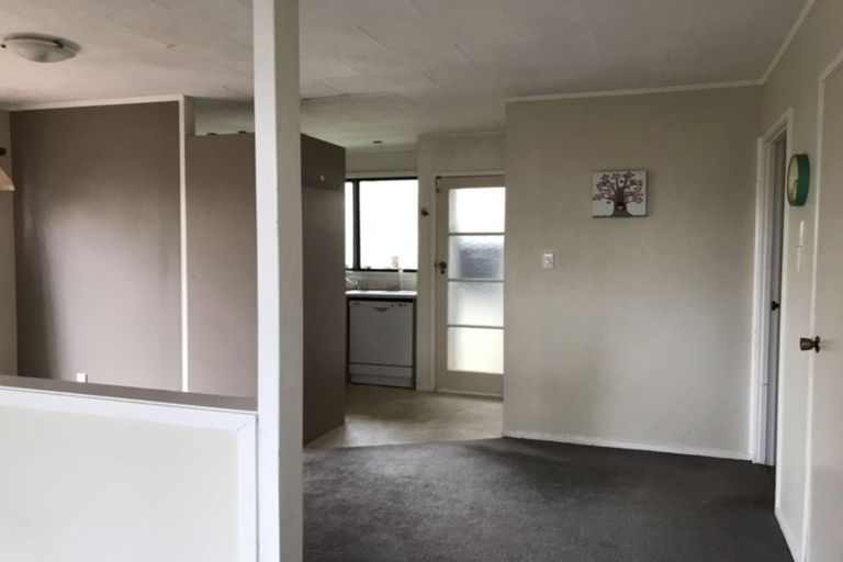 Photo of property in 4 Felicity Place, Unsworth Heights, Auckland, 0632