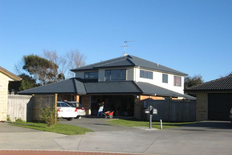 Photo of property in 19 Ashkirk Place, Wattle Downs, Auckland, 2103