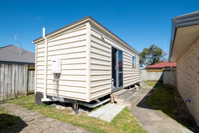 Photo of property in 18 Boston Parade, Kelvin Grove, Palmerston North, 4414